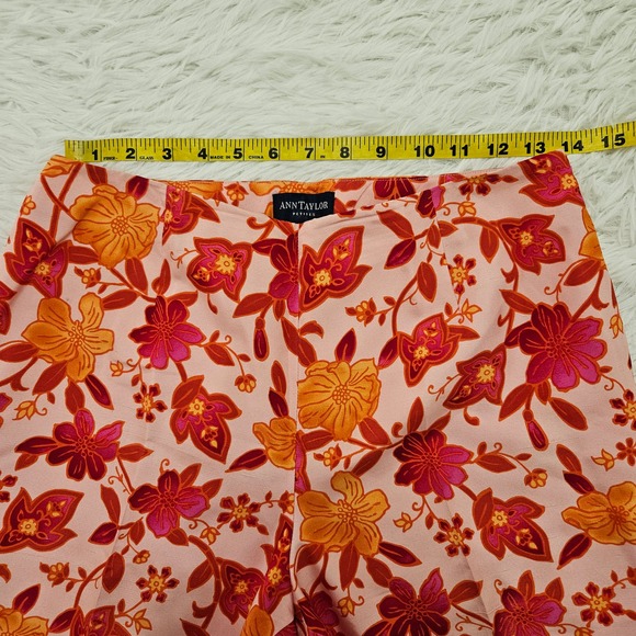 Ann Taylor Women's Vintage Pink Floral 100% Silk High Rise Ankle Pant. Size 8P - Picture 9 of 11